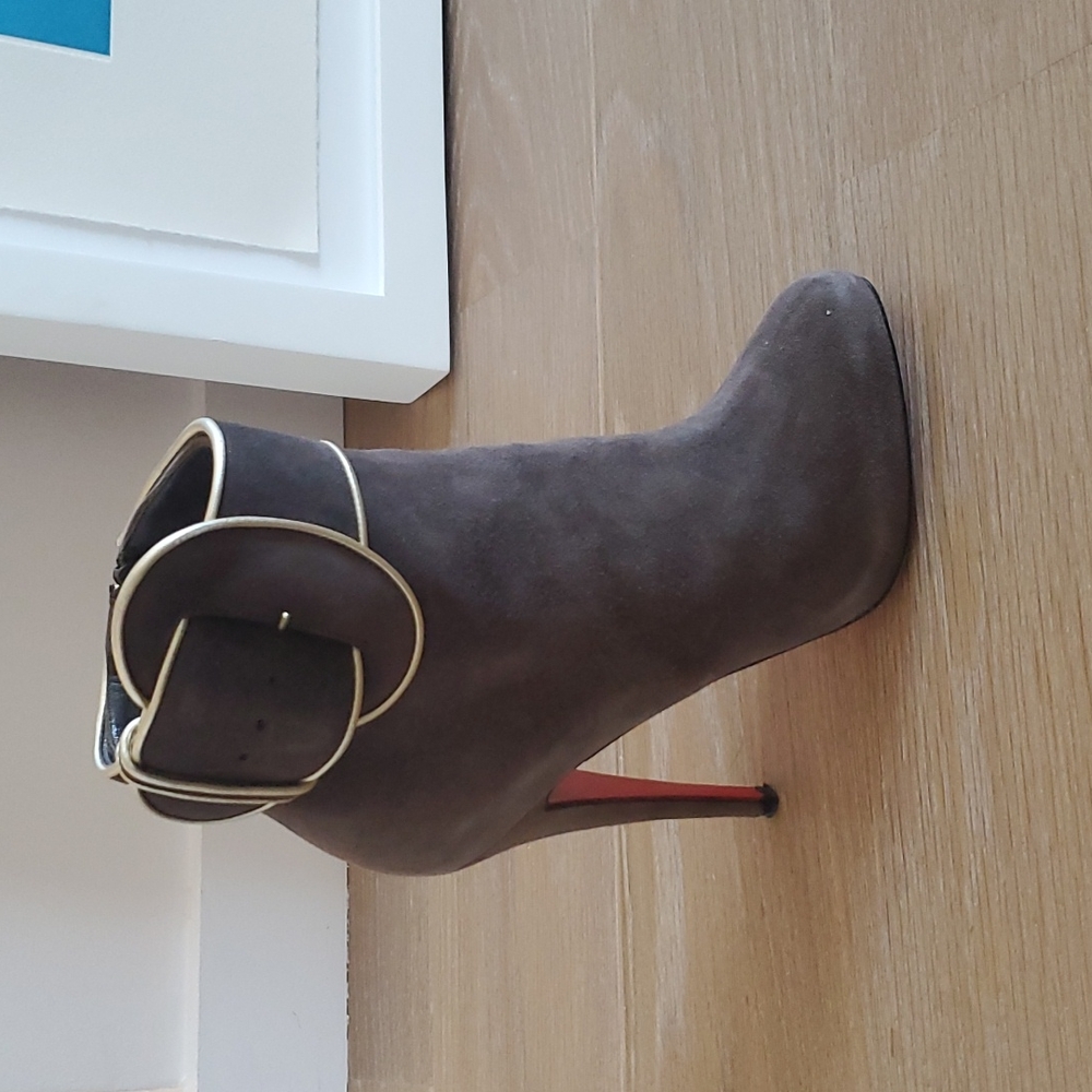 Christian Louboutin trottinette 140 suede